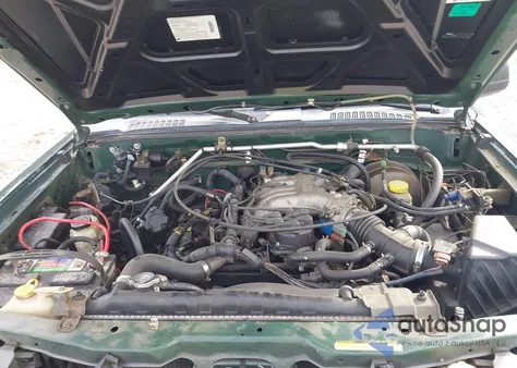 2001 Nissan Xterra Xe-V6 z USA, uszkodzony, nr VIN 5N1ED28T31C551197